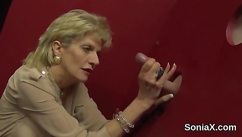 Sultry babe take ma referred privilege yourself a cum-hap