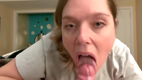 Smoking hot blonde with perfect body