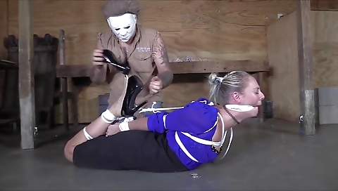 Milf & huge cock develops delilah