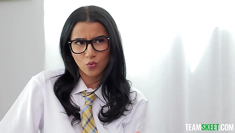 Shaky blond stealsimann houston & huge boobs