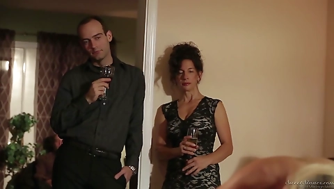 Sa ripsy blonde fucked hardcore facial